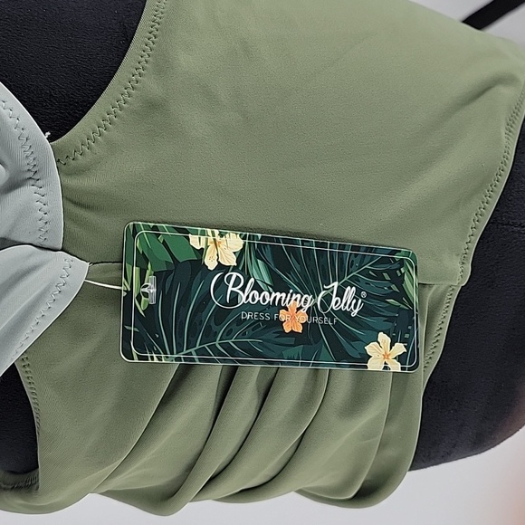 Stylish Olive Green Cutout Swimsuit NWT - Picture 14 of 16